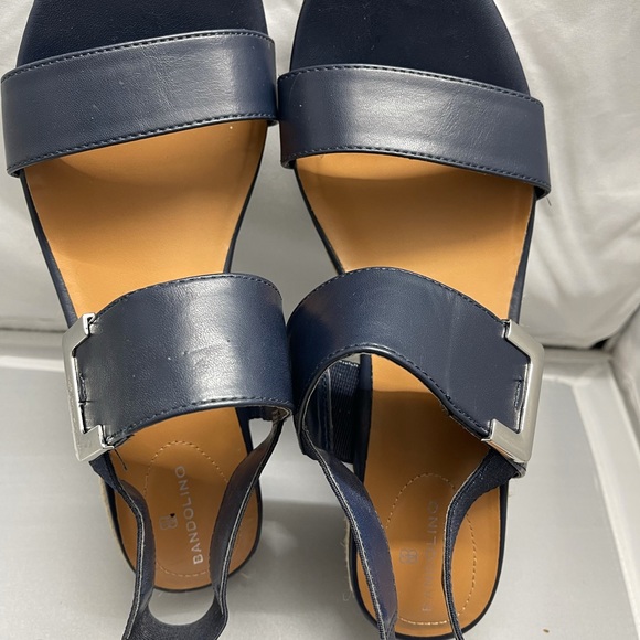 Excellent Cond Bandolino Wedge sandles 9.5 - Picture 4 of 8